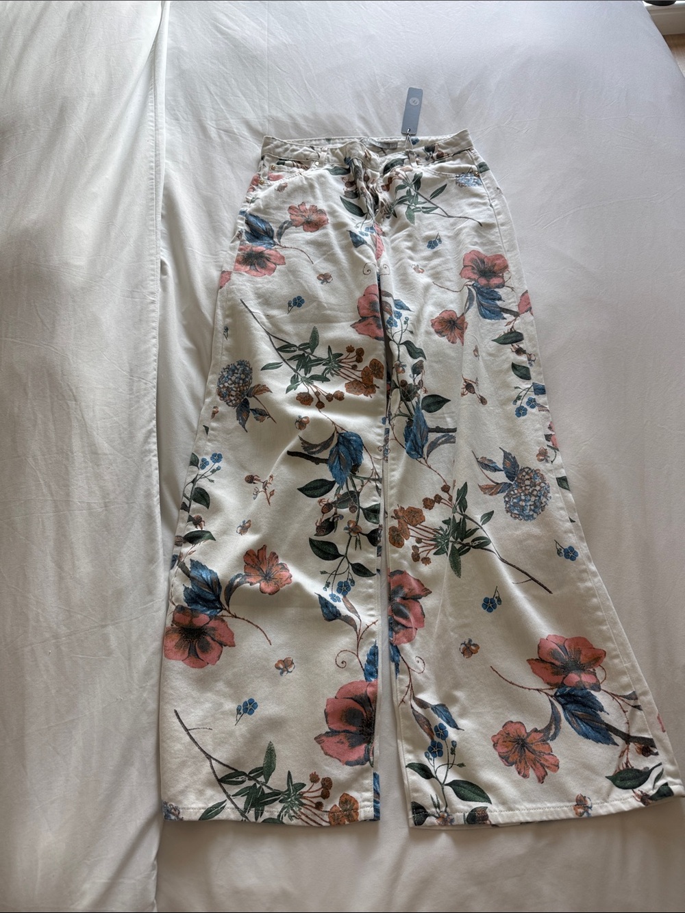 NWT Tractr Cream Floral Wide-Leg Pants with Green & Pink Accents